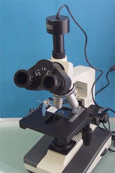 Grab Professional Trinocular Microscope - DR Instruments